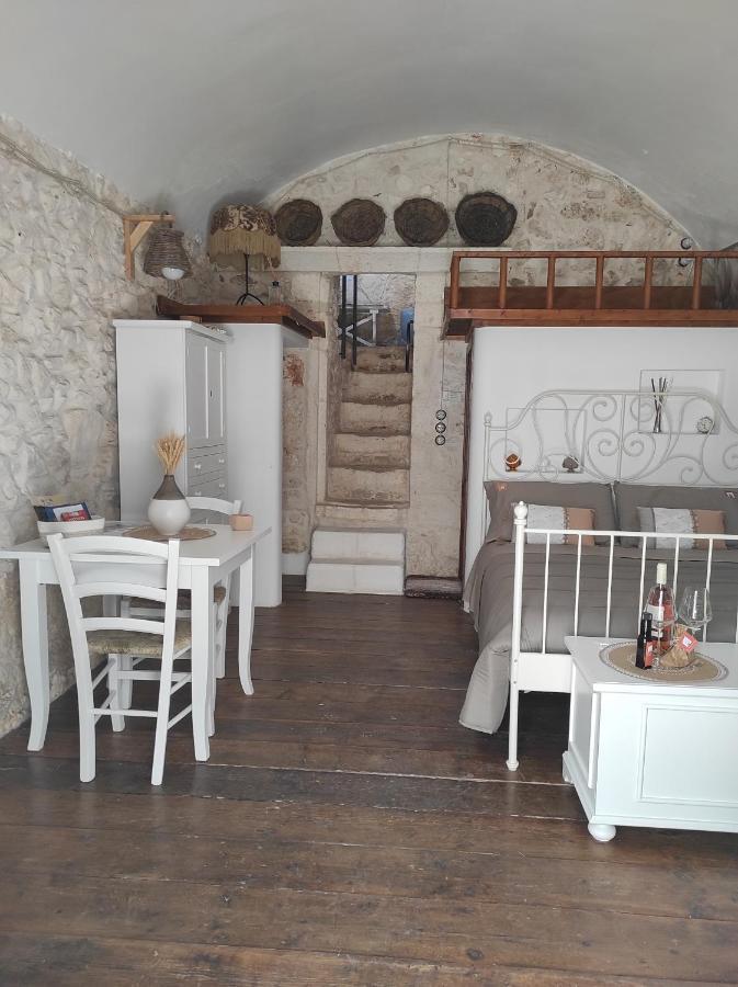 オストゥーニ Nel Vico Anticoヴィラ エクステリア 写真